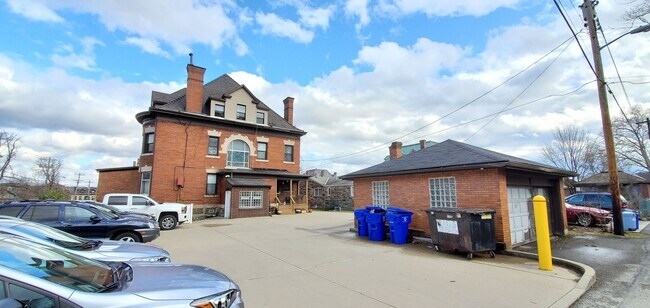 Photo - 304 S Graham St Unidad Paliotta Properties