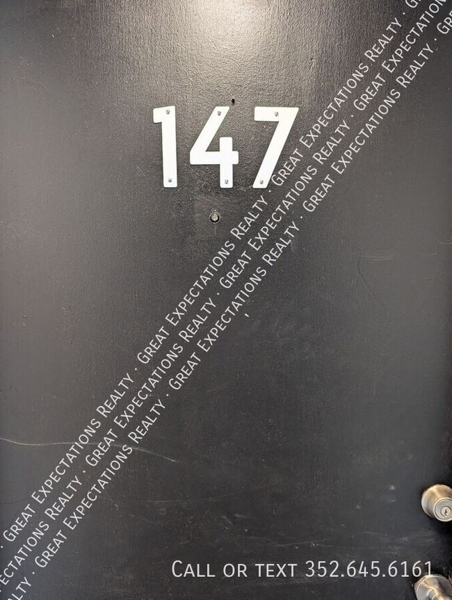 Photo - 147 SE 13th Ave