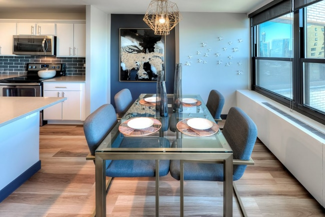 Photo - 1119 S Michigan Ave