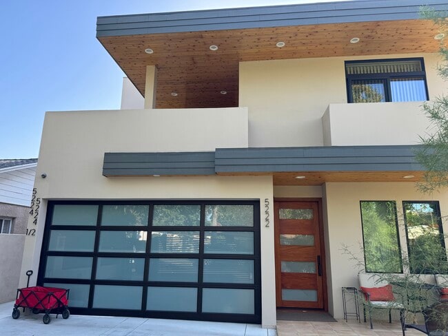 Building Photo - 5224 1/2 Lennox Ave Rental