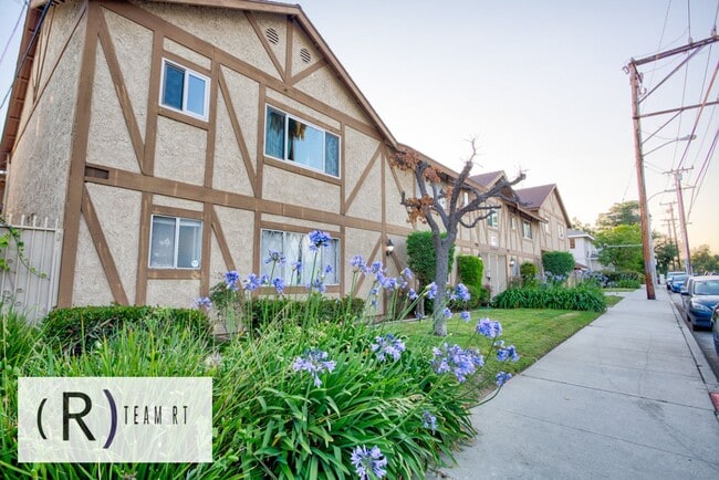 Photo - Gated Community and Lovely Condominum in Almansor Park Estates Unidad 2