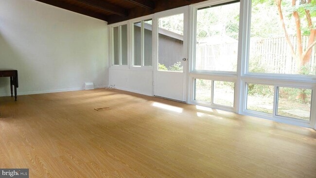 Photo - 3333 Hemlock Dr