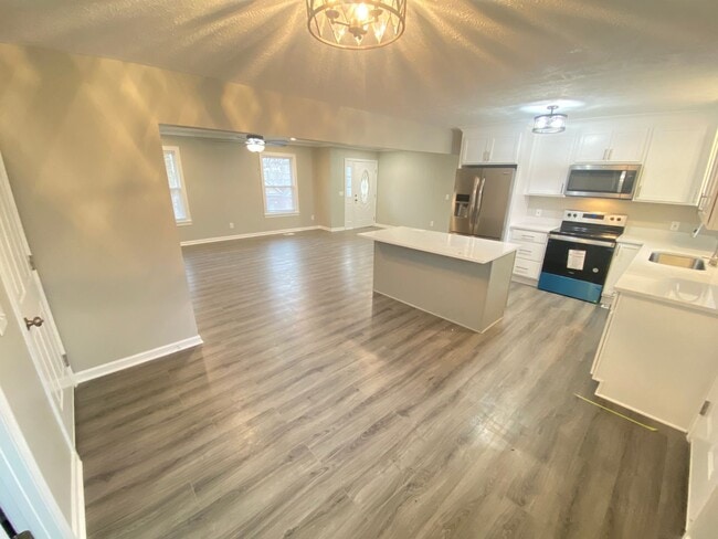 Photo - 337 Hickory Dr