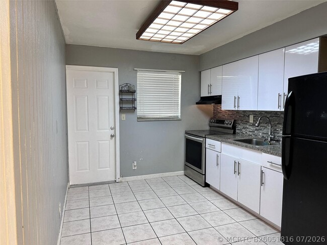 Photo - 5650 SW 26th St Unit 2