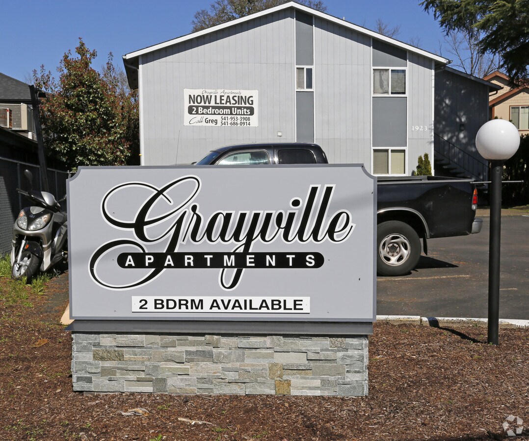 Photo - Grayville Apartments