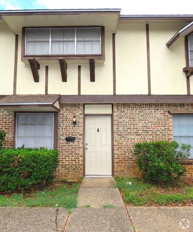 Building Photo - Two-Story 2 Bedroom, 1-1/2 Bath Apartment