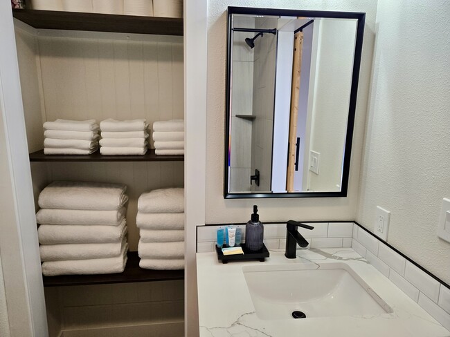 Photo - 43143 Riverview Dr