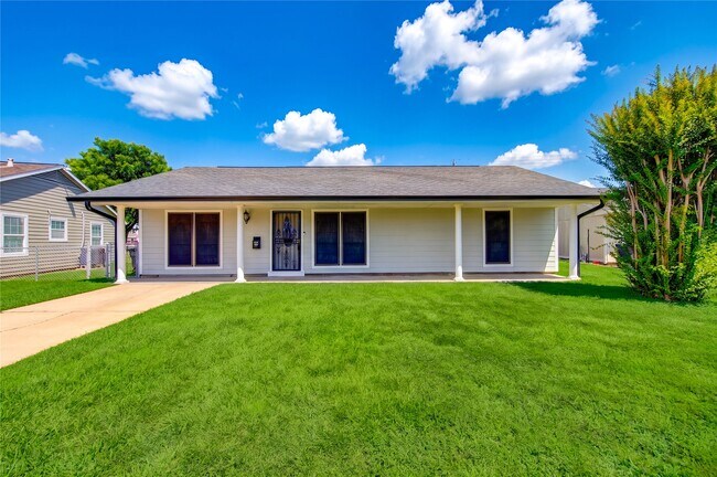 Photo - 9922 Carmalee St