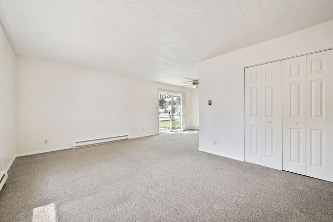 Photo - 927 Cortez Ct