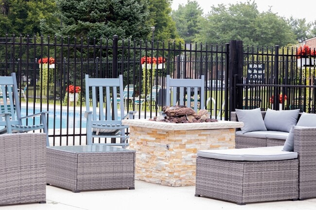Firepit Amenity at Univeristy Park Apartment