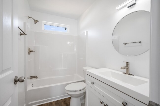 Photo - 112 Clark Blvd