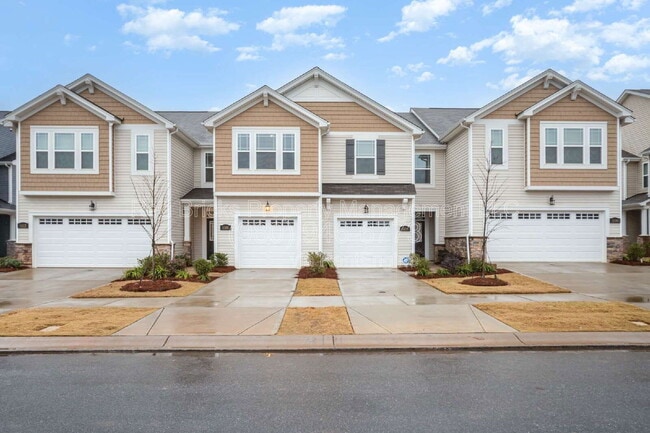 Photo - 5108 Carrick St