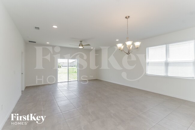 Photo - 560 Crown Rose Dr