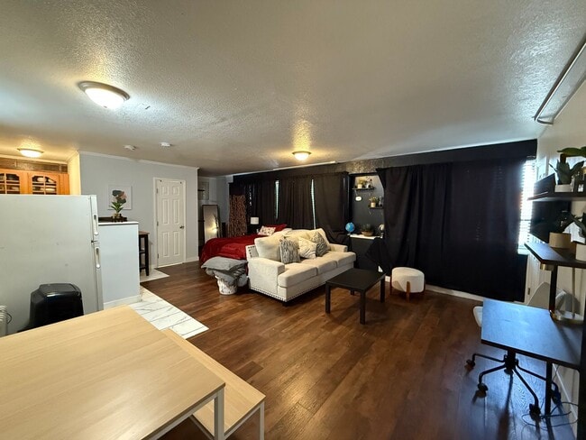 Photo - 1759 S Broadway
