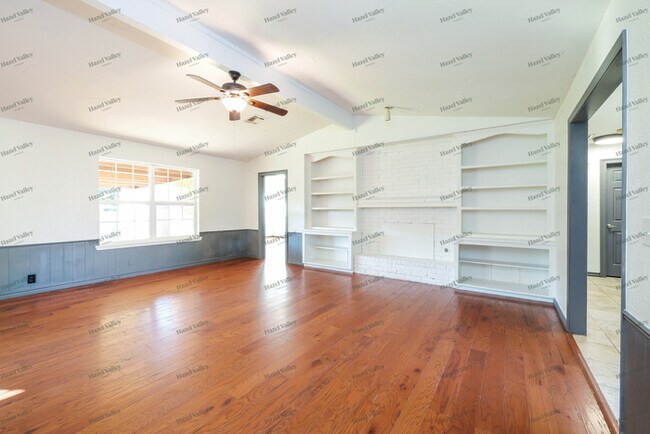 Photo - 1300 Kelly Park Rd