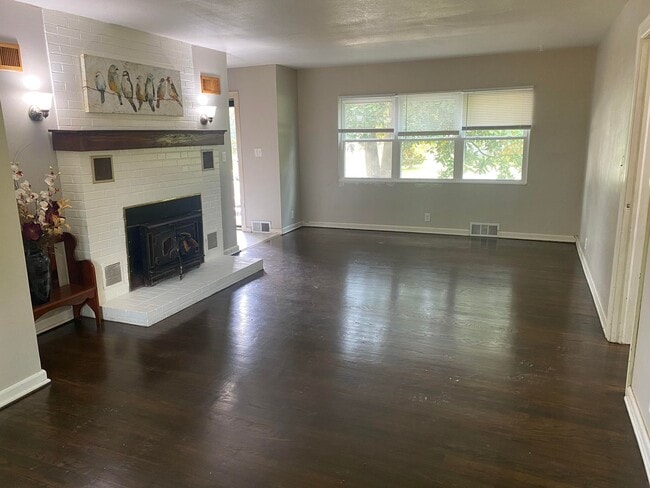 Photo - Beautiful House for Rent