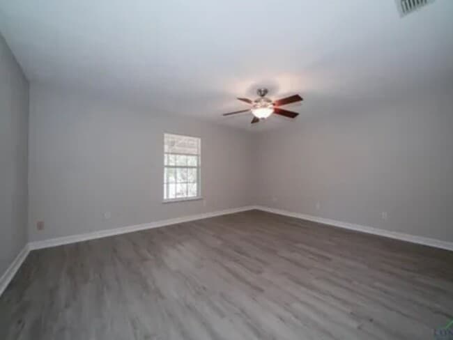 Photo - 2861 N Market St