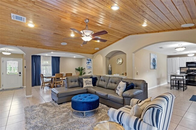 Photo - 1405 Delabrook Ct