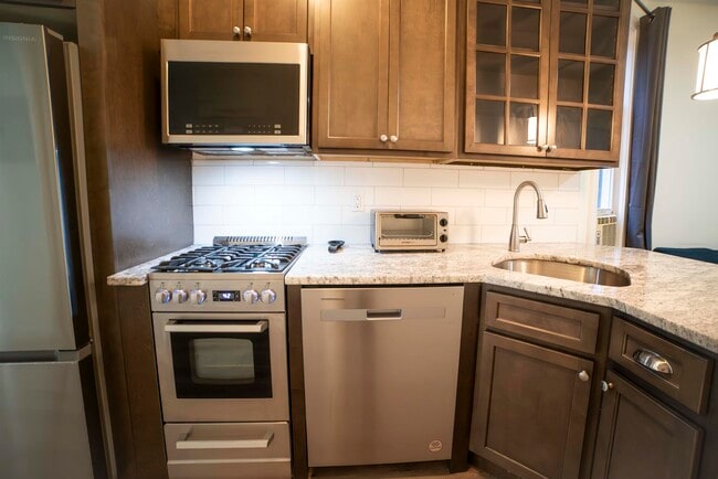 Photo - 204 48th St Unit 1L