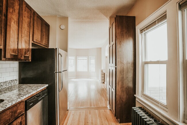 Photo - 403 6th St SE