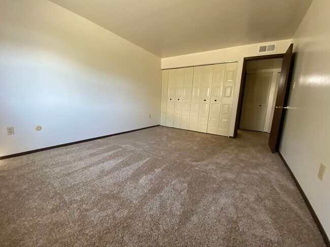 Photo - North Hills 2 BR Apartment! Perfect Location - Close to Parks, Schools & Entertainment! Unidad 315