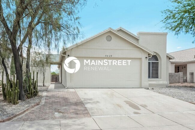 Building Photo - 3 Bedroom Pet-Friendly Home in Tucson, AZ with Main Street Renewal