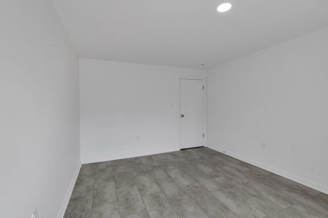 Photo - 211 Summer St