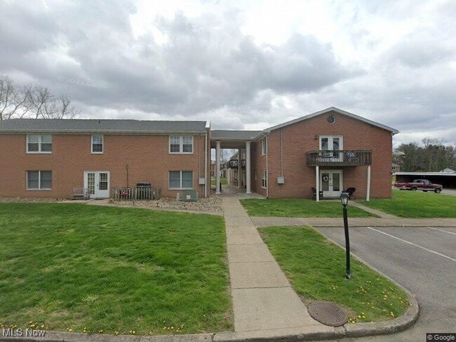 Building Photo - 2985 Fairway Ln Unit C7 Rental