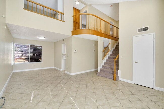 Photo - 6733 N Warren Ave