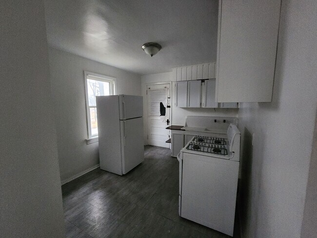 Photo - 4488 Massachusetts St