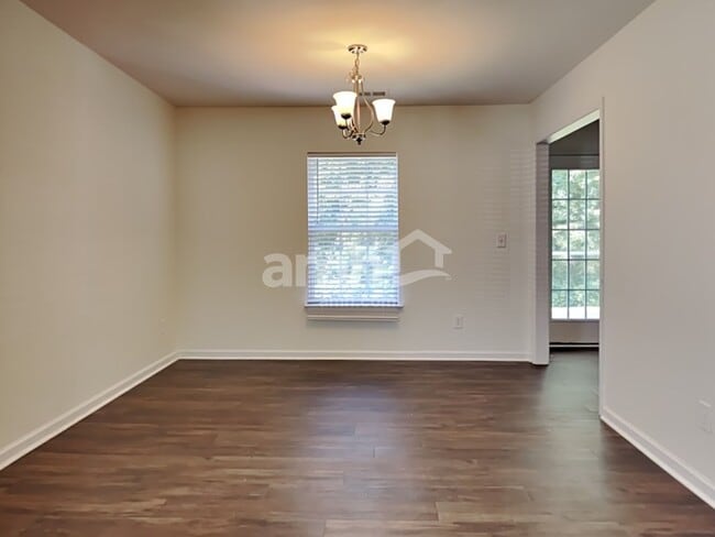 Photo - 425 Green Park Ln