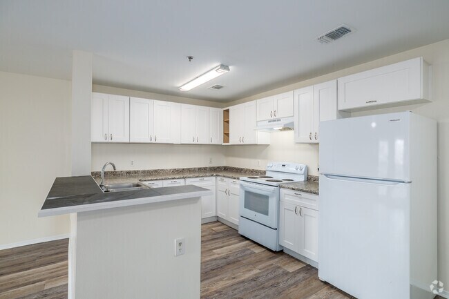 2BR, 1BA - 860SF - Kitchen