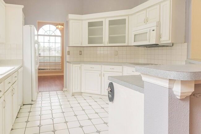 Photo - 433 Brody Cove Trail