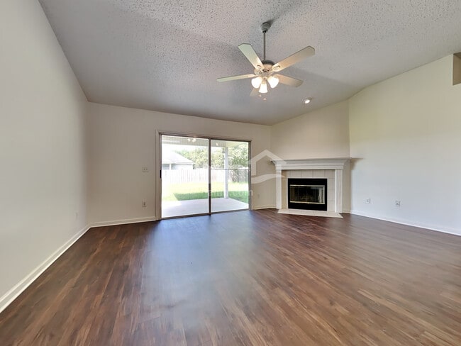 Photo - 11740 Crooked River Rd