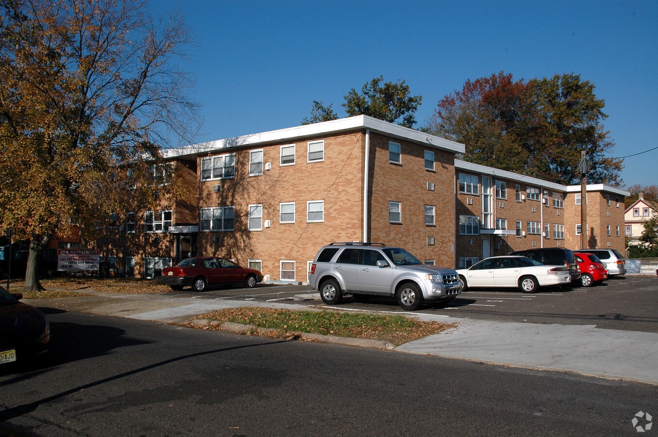 White Oak Apartments - The Savoy Apartments