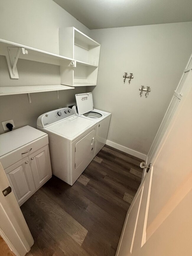 Photo - $1,1000 OFF YOUR FIRST FULL RENT IF YOU ARE READY TO MOVE!!!!!River Garden Addition 3 bed 2 1/2 b...