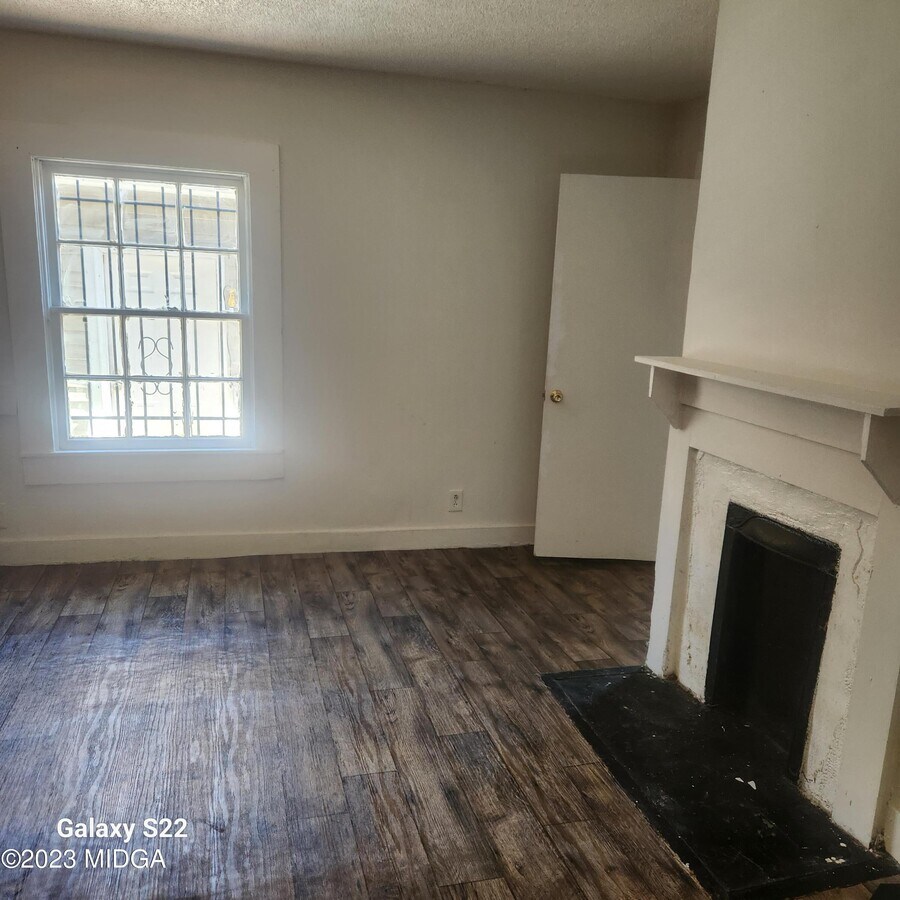 Photo - 2163 Walnut St