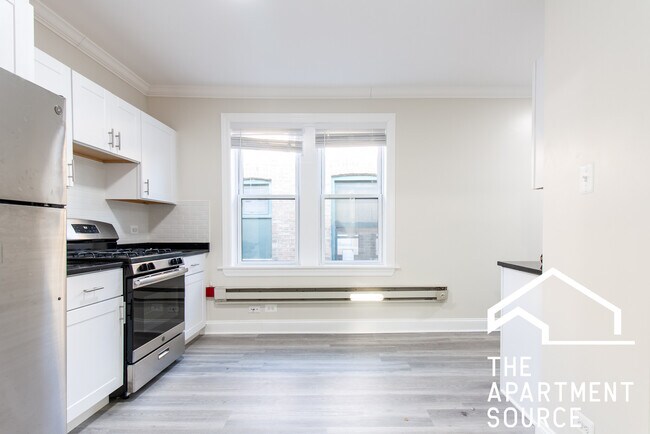 Photo - 837.5 W Cornelia Ave Unidad 3S