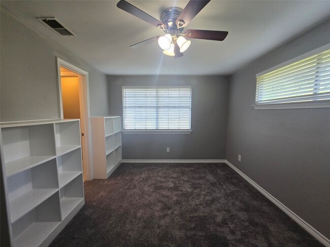 Photo - 7810 Oakridge Dr