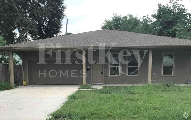Building Photo - 4911 Hull St Rental