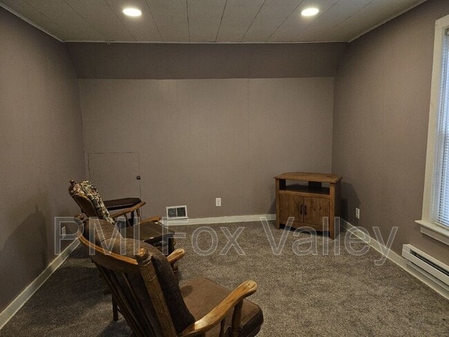 Photo - 313 1/2 East 9th Street Unit Upper