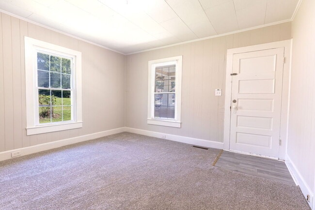 Photo - Recently Updated and Move-In Ready!