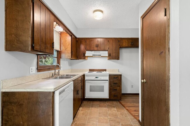 Photo - 3642 S Farm Rd 135 Unidad B