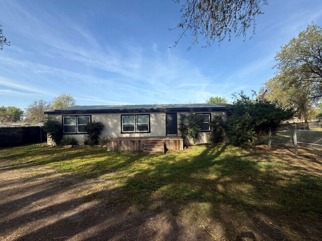 Photo - FR T L12795 Unit B