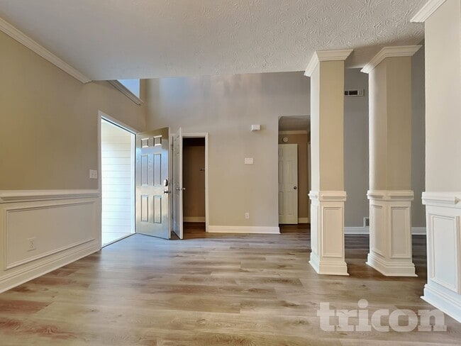 Photo - 265 Wisteria Way