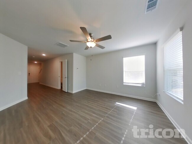 Photo - 561 Fairview Oak Pl