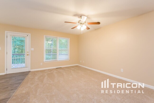 Photo - 4311 Hill View Dr