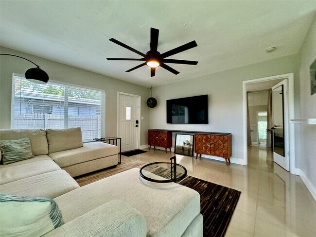 Photo - 1005 NE 17th Ct Unit B