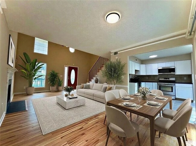 Photo - Room in House on Windsor Downs Ln