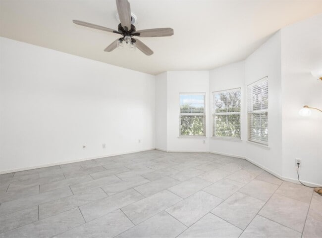 Photo - 20827 Settlers Lake Cir N